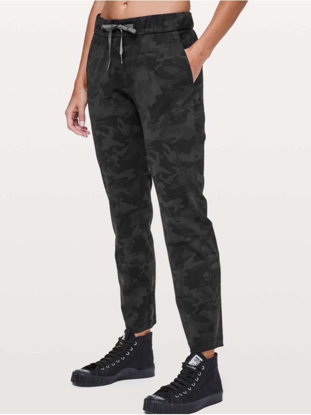 Lululemon EUC On The Fly Pant Camo Black Gray Size 12